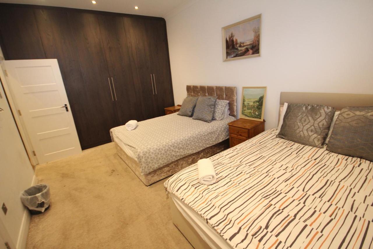 Great West Road Apartments Flat C Londyn Zewnętrze zdjęcie